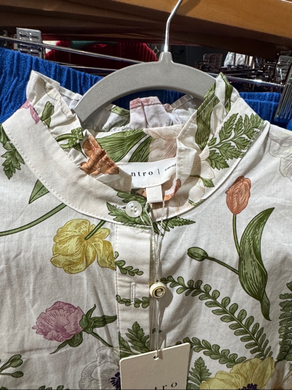 entro Cream Floral Button-Up Top with Green Leaf Print - Picture 4 of 5